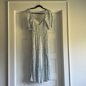 Women’s Abercrombie floral dress size MT
